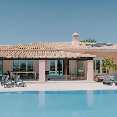 Monte Dos Agostos By Boaz Villa