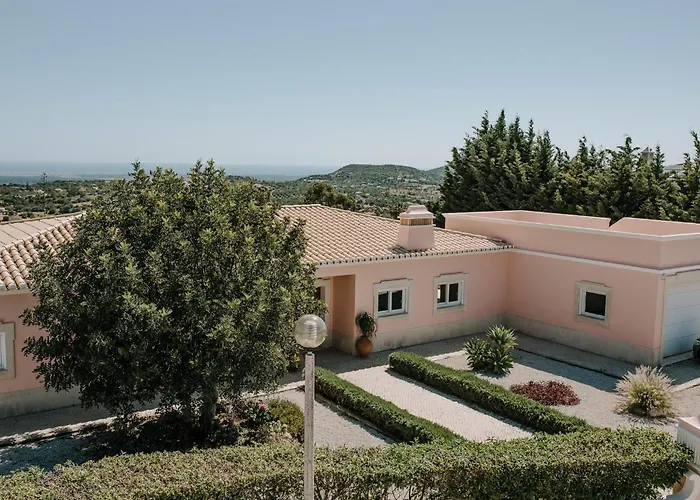 Monte Dos Agostos By Boaz