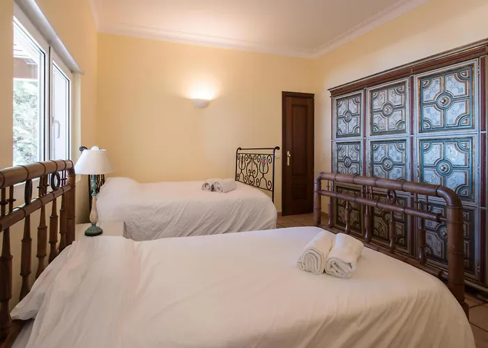 Monte Dos Agostos By Boaz