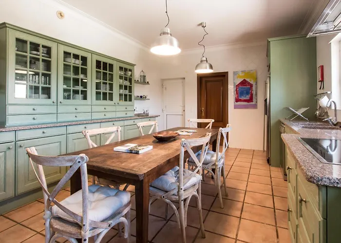 Monte Dos Agostos By Boaz * ファロ