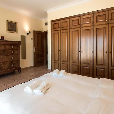 Villa Monte Dos Agostos By Boaz *