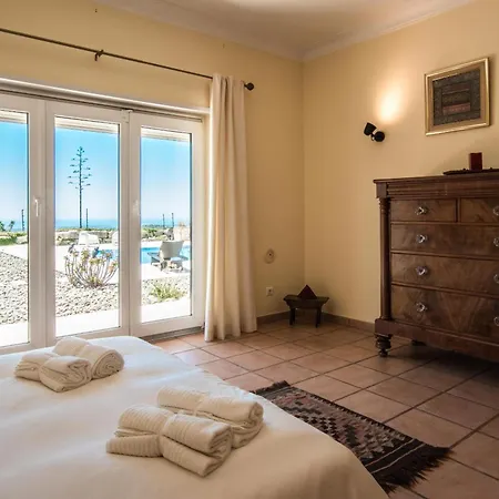 Villa Monte Dos Agostos By Boaz
