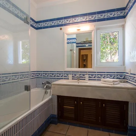 Monte Dos Agostos By Boaz Villa