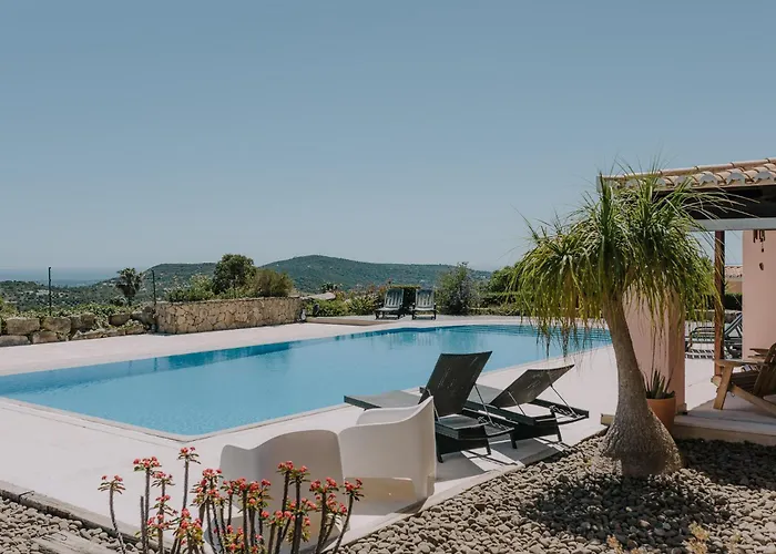 Villa Monte Dos Agostos By Boaz